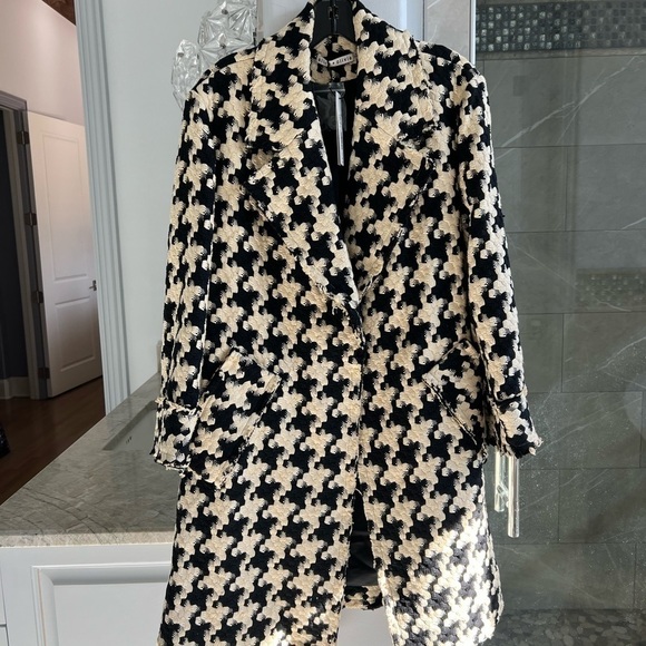 Alice + Olivia Stefan Notch Collar Coat Black Almond - Picture 3 of 13